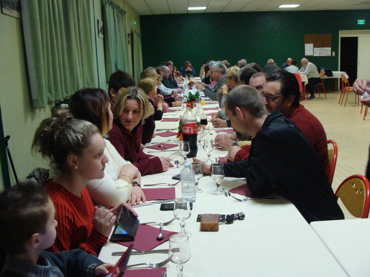 le repas (63 personnes)